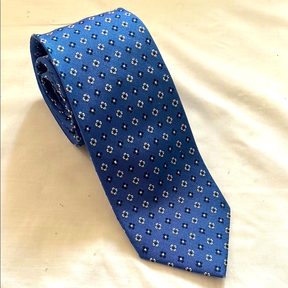 Classic Silk Blue/White Handmade Geometric Pattern Tie ...58" X 3"